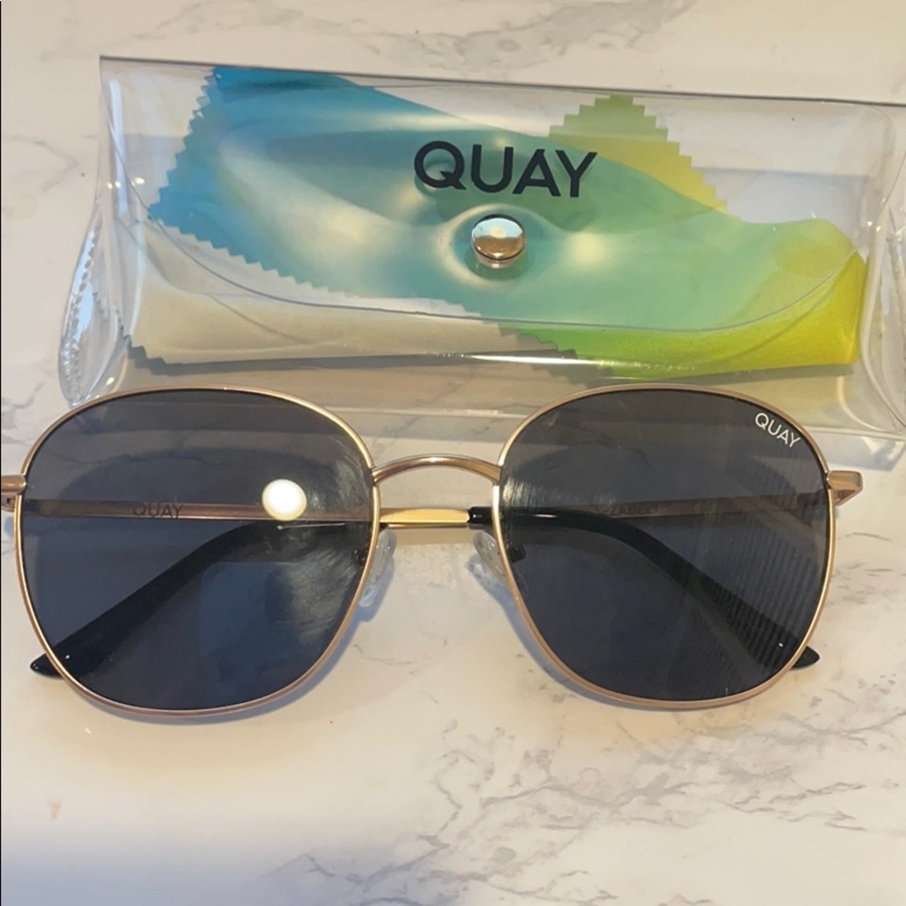 Quay Sunglasses-LIKE NEW
